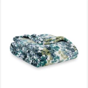 Berkshire Green and Gray Patterned Throw